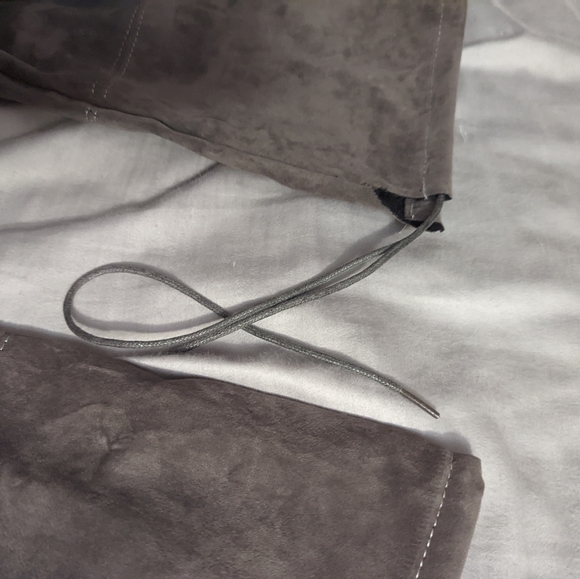 Suede knee high heeled boots - Picture 8 of 8